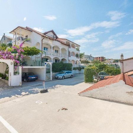 Apartment Bubi Trogir Exterior photo